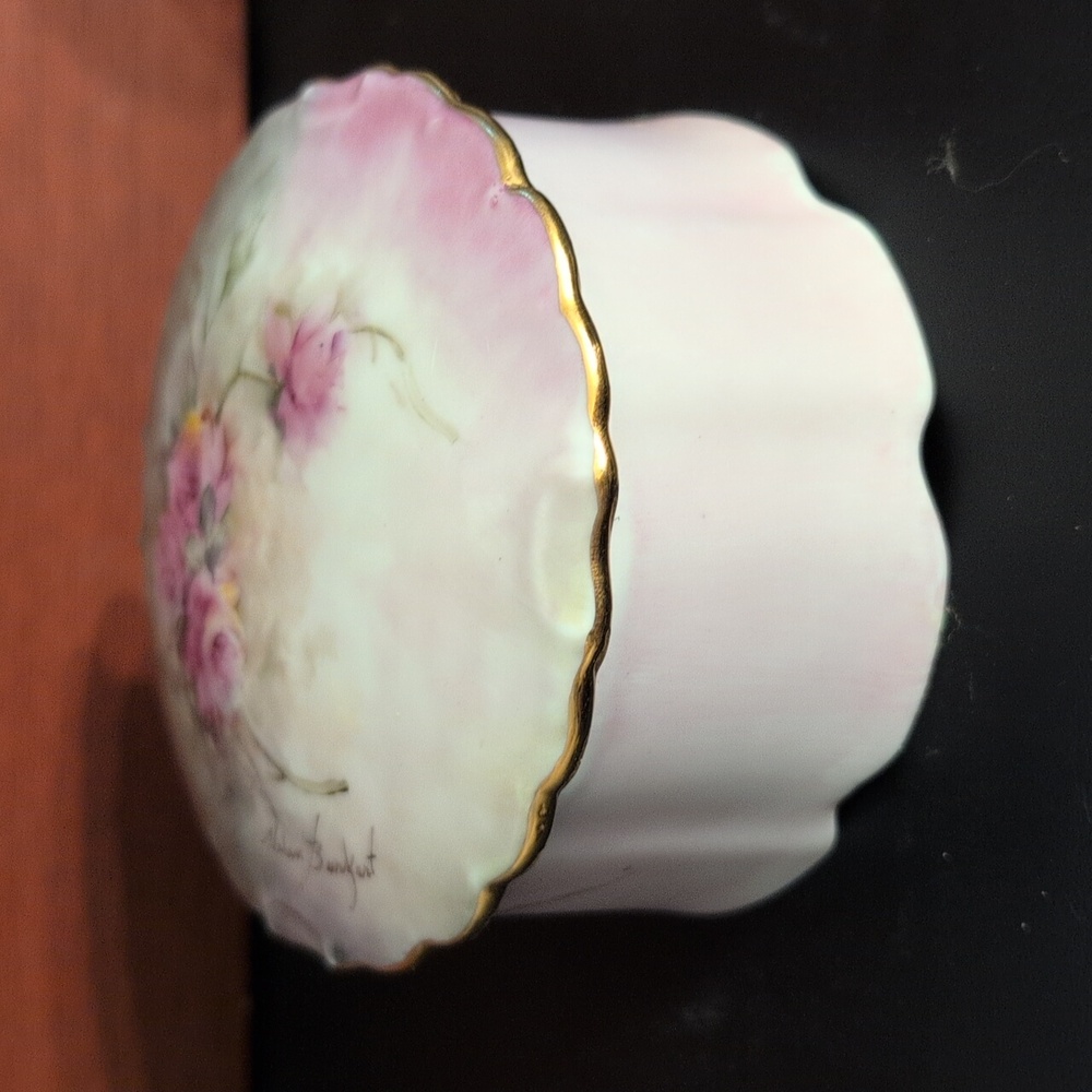 Vintage Trinket Powder Box - Picture 4 of 9